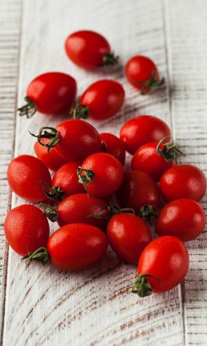 Томат БАЛКОННАЯ СЛИВКА &mdash; Очень декоративен! Сладкий, как конфетка! Устойчив к фитофторе!